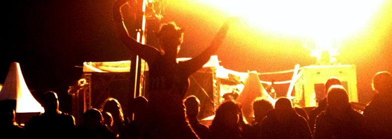 Auftritt: Pole Dance, Ringakrobatik, Vertikaltuch - SEPIATONIC in concert - Lady Kitty´s Hell´s Belles